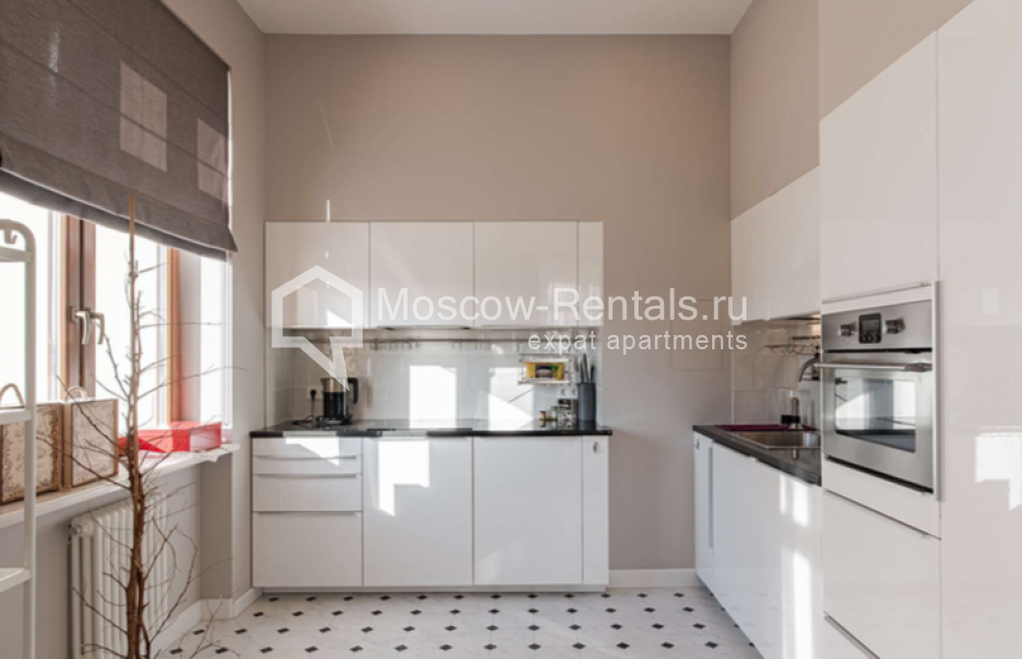 Photo #5 3-room (2 BR) apartment for <a href="http://moscow-rentals.ru/en/articles/long-term-rent" target="_blank">a long-term</a> rent
 in Russia, Moscow, B. Gnezdnikovskyi lane, 3