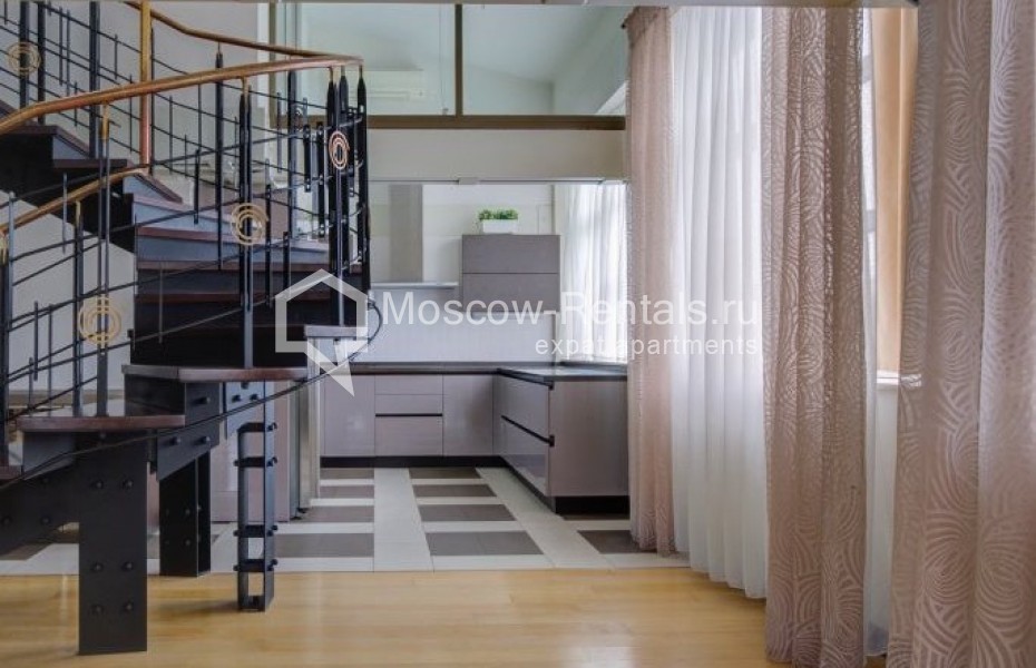 Photo #7 4-room (3 BR) apartment for <a href="http://moscow-rentals.ru/en/articles/long-term-rent" target="_blank">a long-term</a> rent
 in Russia, Moscow, Ostrovnoy proezd, 8