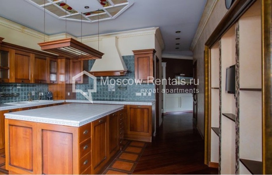 Photo #6 4-room (3 BR) apartment for <a href="http://moscow-rentals.ru/en/articles/long-term-rent" target="_blank">a long-term</a> rent
 in Russia, Moscow, Ostrovnoy proezd, 12К1