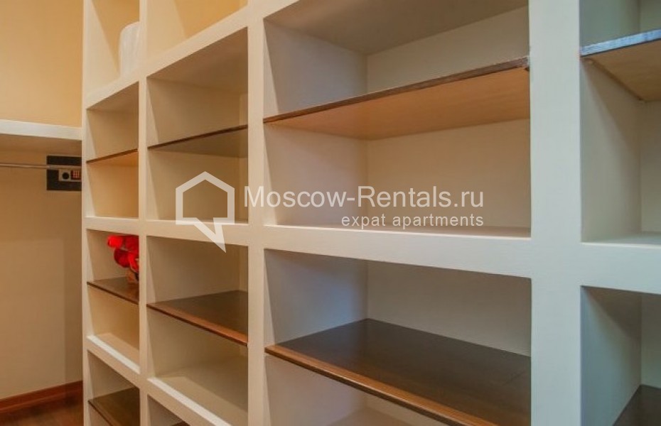Photo #14 4-room (3 BR) apartment for <a href="http://moscow-rentals.ru/en/articles/long-term-rent" target="_blank">a long-term</a> rent
 in Russia, Moscow, Ostrovnoy proezd, 12К1