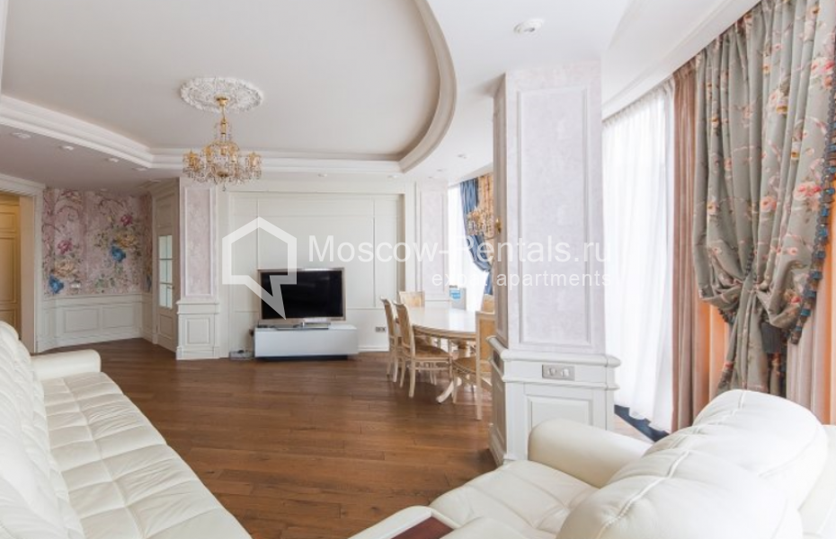 Photo #1 5-room (4 BR) apartment for <a href="http://moscow-rentals.ru/en/articles/long-term-rent" target="_blank">a long-term</a> rent
 in Russia, Moscow, Krylatskaya str, 45К1