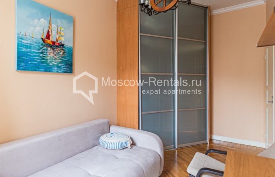 Photo #17 4-room (3 BR) apartment for <a href="http://moscow-rentals.ru/en/articles/long-term-rent" target="_blank">a long-term</a> rent
 in Russia, Moscow, B. Patriarshi lane, 4