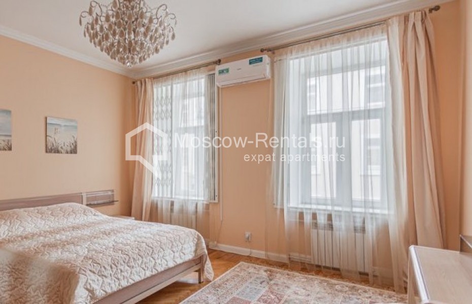 Photo #10 4-room (3 BR) apartment for <a href="http://moscow-rentals.ru/en/articles/long-term-rent" target="_blank">a long-term</a> rent
 in Russia, Moscow, B. Patriarshi lane, 4