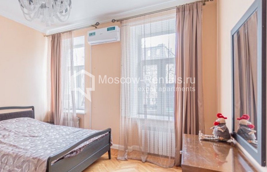 Photo #13 4-room (3 BR) apartment for <a href="http://moscow-rentals.ru/en/articles/long-term-rent" target="_blank">a long-term</a> rent
 in Russia, Moscow, B. Patriarshi lane, 4