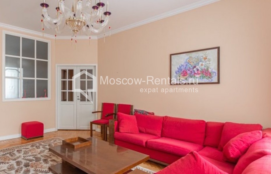 Photo #3 4-room (3 BR) apartment for <a href="http://moscow-rentals.ru/en/articles/long-term-rent" target="_blank">a long-term</a> rent
 in Russia, Moscow, B. Patriarshi lane, 4