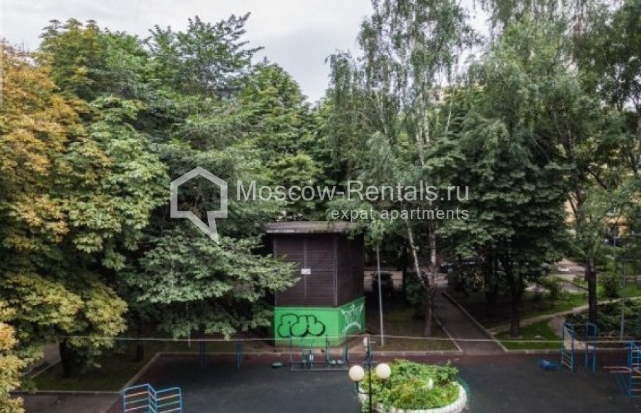 Photo #24 4-room (3 BR) apartment for <a href="http://moscow-rentals.ru/en/articles/long-term-rent" target="_blank">a long-term</a> rent
 in Russia, Moscow, B. Patriarshi lane, 4