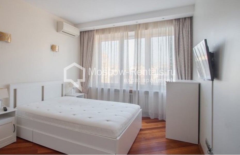 Photo #7 3-room (2 BR) apartment for <a href="http://moscow-rentals.ru/en/articles/long-term-rent" target="_blank">a long-term</a> rent
 in Russia, Moscow, B. Bronnaya str, 2/6