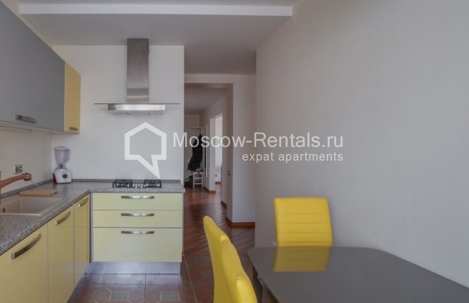 Photo #5 3-room (2 BR) apartment for <a href="http://moscow-rentals.ru/en/articles/long-term-rent" target="_blank">a long-term</a> rent
 in Russia, Moscow, B. Bronnaya str, 2/6
