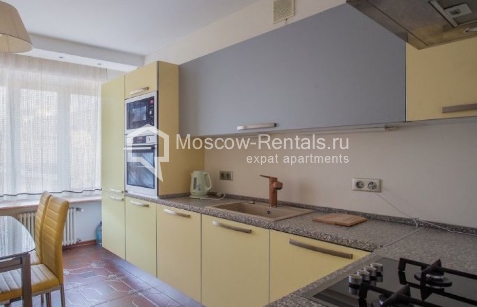 Photo #6 3-room (2 BR) apartment for <a href="http://moscow-rentals.ru/en/articles/long-term-rent" target="_blank">a long-term</a> rent
 in Russia, Moscow, B. Bronnaya str, 2/6