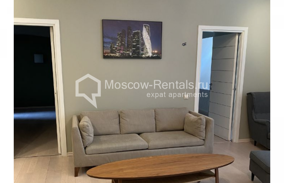 Фото №1 3-комн. кв. в аренду на длительный срок в Россия, Москва, Трехпрудный переулок, 11/13С1