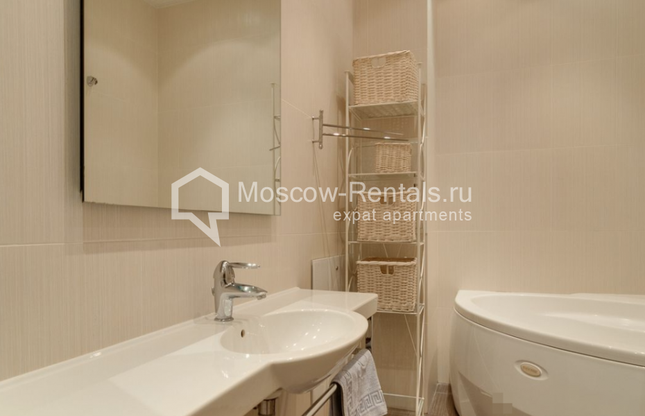 Фото №4 3-комн. кв. в аренду на длительный срок в Россия, Москва, Трехпрудный переулок, 11/13С1