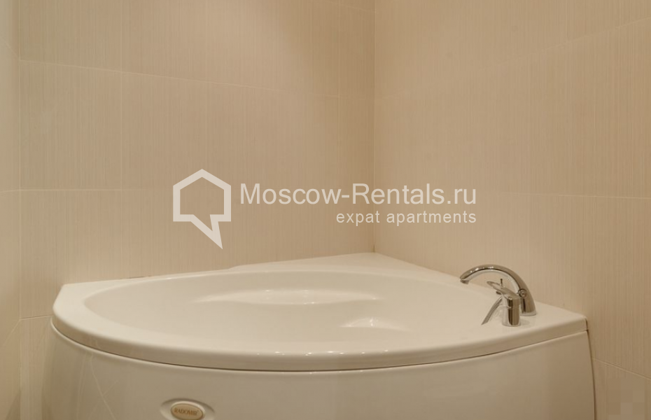 Фото №6 3-комн. кв. в аренду на длительный срок в Россия, Москва, Трехпрудный переулок, 11/13С1