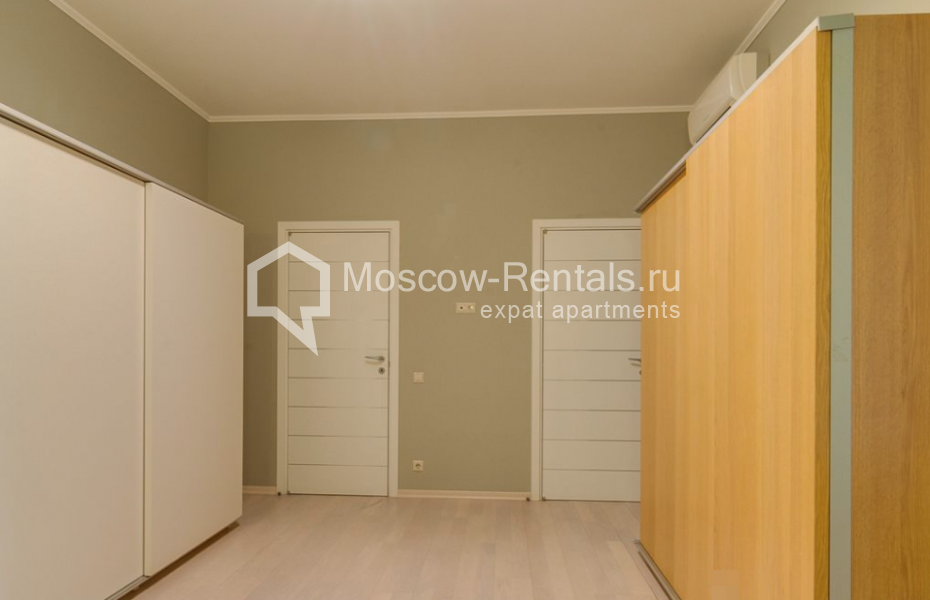 Фото №9 3-комн. кв. в аренду на длительный срок в Россия, Москва, Трехпрудный переулок, 11/13С1