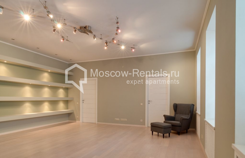 Фото №11 3-комн. кв. в аренду на длительный срок в Россия, Москва, Трехпрудный переулок, 11/13С1