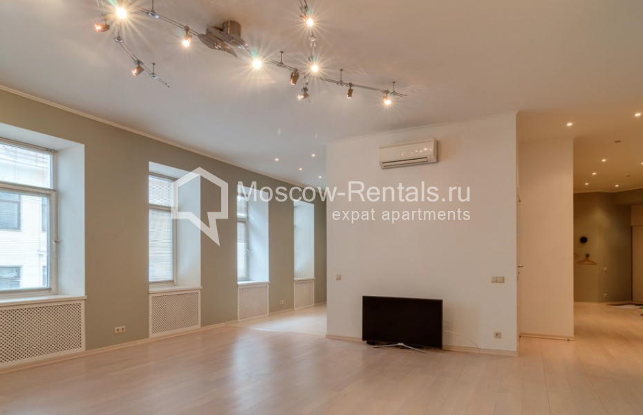 Фото №12 3-комн. кв. в аренду на длительный срок в Россия, Москва, Трехпрудный переулок, 11/13С1