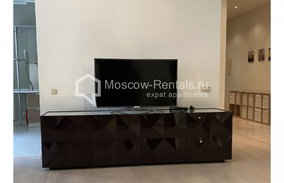 Фото №13 3-комн. кв. в аренду на длительный срок в Россия, Москва, Трехпрудный переулок, 11/13С1