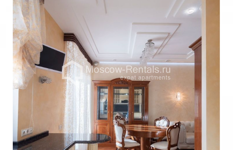 Photo #3 5-room (4 BR) apartment for <a href="http://moscow-rentals.ru/en/articles/long-term-rent" target="_blank">a long-term</a> rent
 in Russia, Moscow, Shabolovka str, 23к5