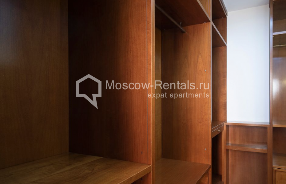 Photo #10 5-room (4 BR) apartment for <a href="http://moscow-rentals.ru/en/articles/long-term-rent" target="_blank">a long-term</a> rent
 in Russia, Moscow, Shabolovka str, 23к5