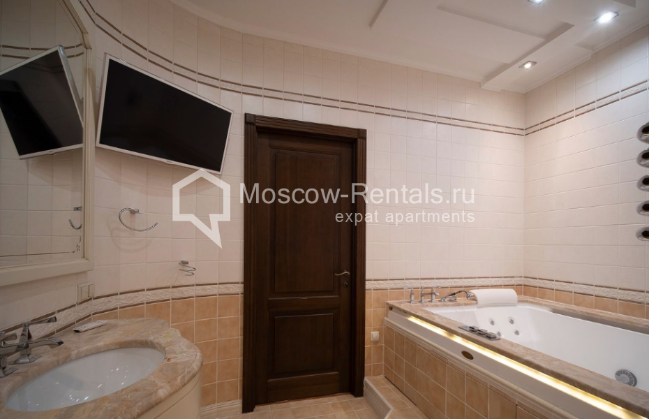 Photo #13 5-room (4 BR) apartment for <a href="http://moscow-rentals.ru/en/articles/long-term-rent" target="_blank">a long-term</a> rent
 in Russia, Moscow, Shabolovka str, 23к5