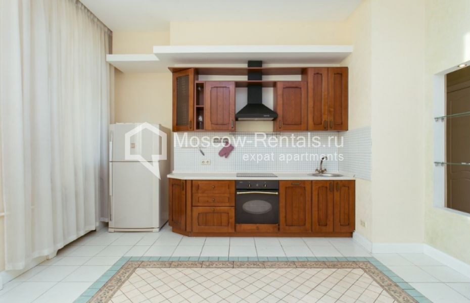 Photo #3 4-room (3 BR) apartment for <a href="http://moscow-rentals.ru/en/articles/long-term-rent" target="_blank">a long-term</a> rent
 in Russia, Moscow, Malaya Bronnaya str, 21/13 bld 1