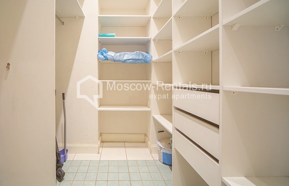 Photo #11 4-room (3 BR) apartment for <a href="http://moscow-rentals.ru/en/articles/long-term-rent" target="_blank">a long-term</a> rent
 in Russia, Moscow, Malaya Bronnaya str, 21/13 bld 1