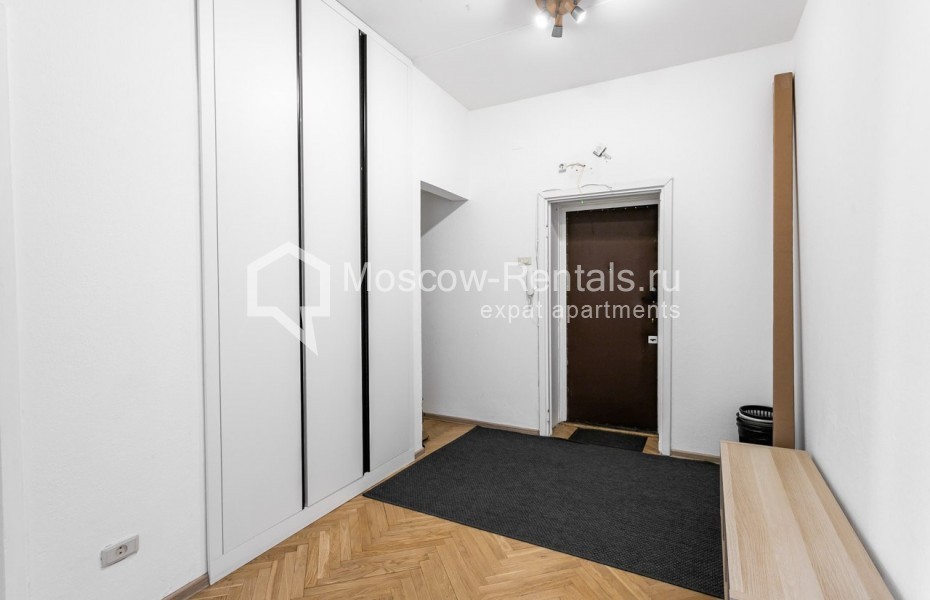 Photo #14 4-room (3 BR) apartment for <a href="http://moscow-rentals.ru/en/articles/long-term-rent" target="_blank">a long-term</a> rent
 in Russia, Moscow, B. Yakimanka str, 26