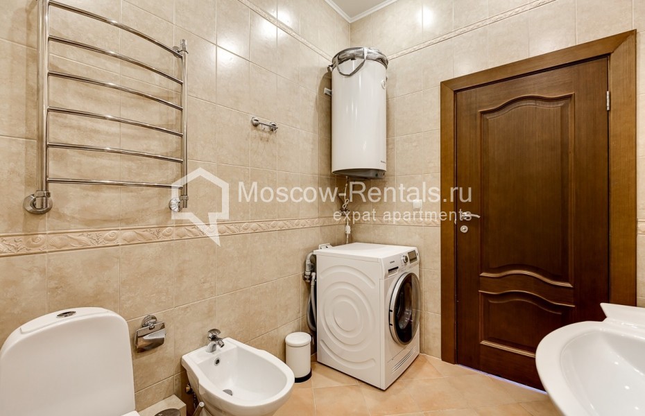 Photo #10 3-room (2 BR) apartment for <a href="http://moscow-rentals.ru/en/articles/long-term-rent" target="_blank">a long-term</a> rent
 in Russia, Moscow, M. Polyanka str, 2