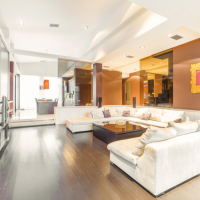 Фото №1 5-комн. кв. в аренду на длительный срок в Россия, Москва, Островной проезд, 6