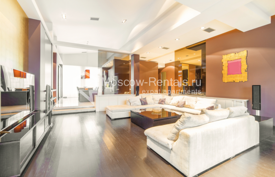 Фото №1 5-комн. кв. в аренду на длительный срок в Россия, Москва, Островной проезд, 6