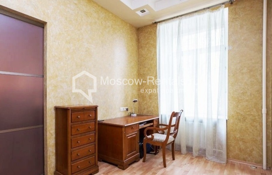 Photo #8 4-room (3 BR) apartment for <a href="http://moscow-rentals.ru/en/articles/long-term-rent" target="_blank">a long-term</a> rent
 in Russia, Moscow, Serafimovicha str, 2