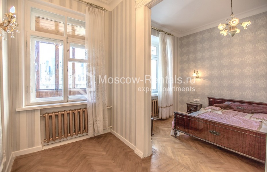 Photo #5 3-room (2 BR) apartment for <a href="http://moscow-rentals.ru/en/articles/long-term-rent" target="_blank">a long-term</a> rent
 in Russia, Moscow, Tarasa Shevchenko emb, 1