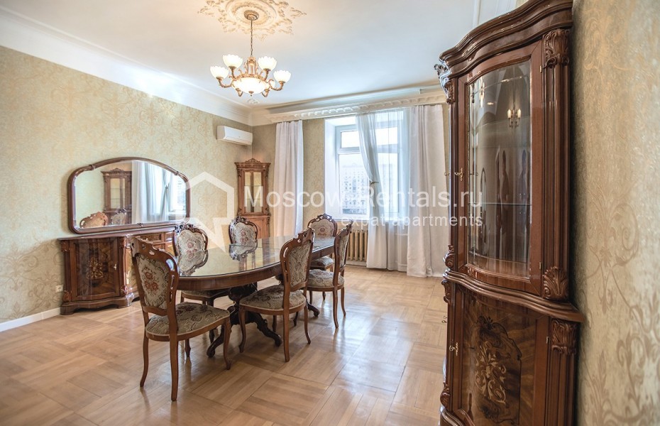Photo #3 3-room (2 BR) apartment for <a href="http://moscow-rentals.ru/en/articles/long-term-rent" target="_blank">a long-term</a> rent
 in Russia, Moscow, Tarasa Shevchenko emb, 1