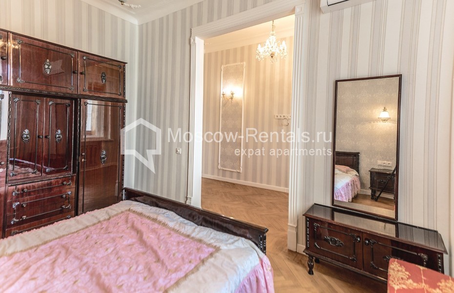 Photo #7 3-room (2 BR) apartment for <a href="http://moscow-rentals.ru/en/articles/long-term-rent" target="_blank">a long-term</a> rent
 in Russia, Moscow, Tarasa Shevchenko emb, 1