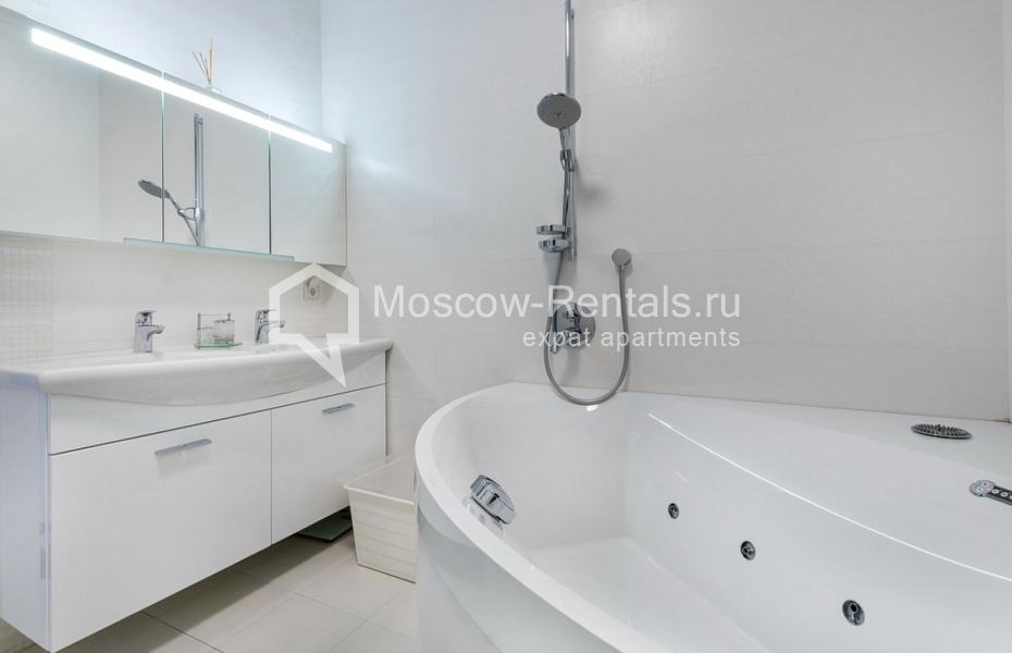 Photo #12 4-room (3 BR) apartment for <a href="http://moscow-rentals.ru/en/articles/long-term-rent" target="_blank">a long-term</a> rent
 in Russia, Moscow, Profsoyuznaya str, 25К1