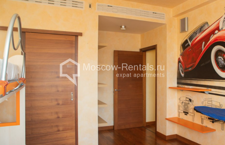 Photo #13 4-room (3 BR) apartment for <a href="http://moscow-rentals.ru/en/articles/long-term-rent" target="_blank">a long-term</a> rent
 in Russia, Moscow, Garibaldi str, 15