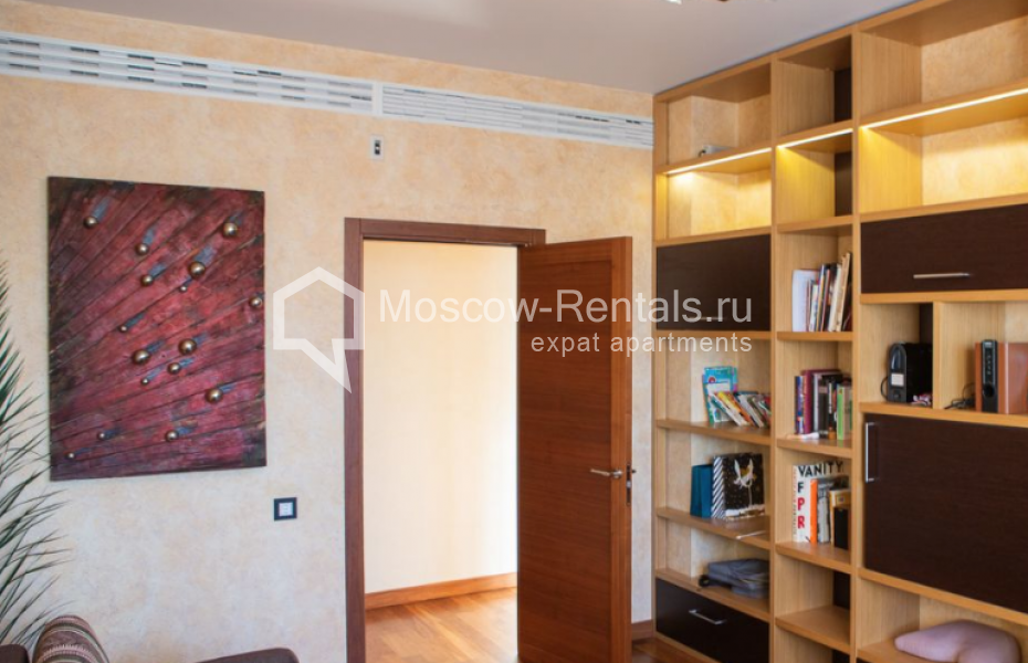 Photo #15 4-room (3 BR) apartment for <a href="http://moscow-rentals.ru/en/articles/long-term-rent" target="_blank">a long-term</a> rent
 in Russia, Moscow, Garibaldi str, 15