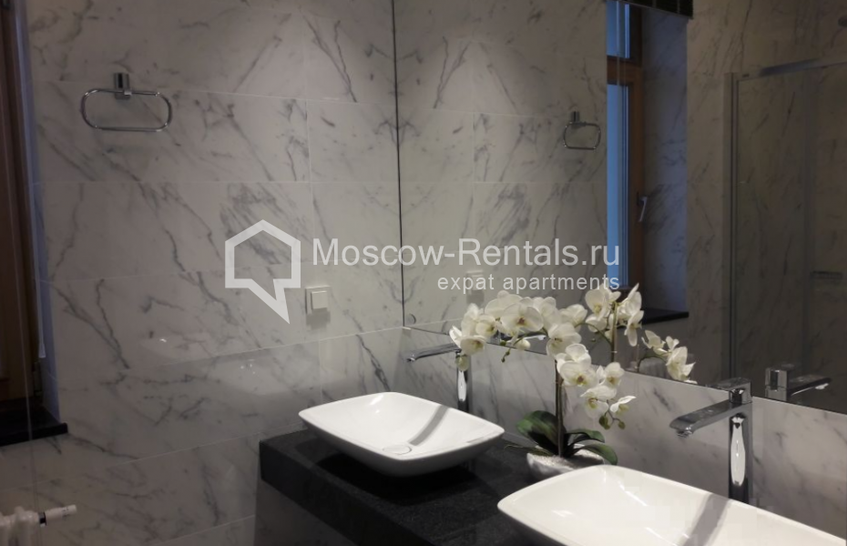 Photo #8 4-room (3 BR) apartment for <a href="http://moscow-rentals.ru/en/articles/long-term-rent" target="_blank">a long-term</a> rent
 in Russia, Moscow, Lomonosovskyi prosp, 25к3