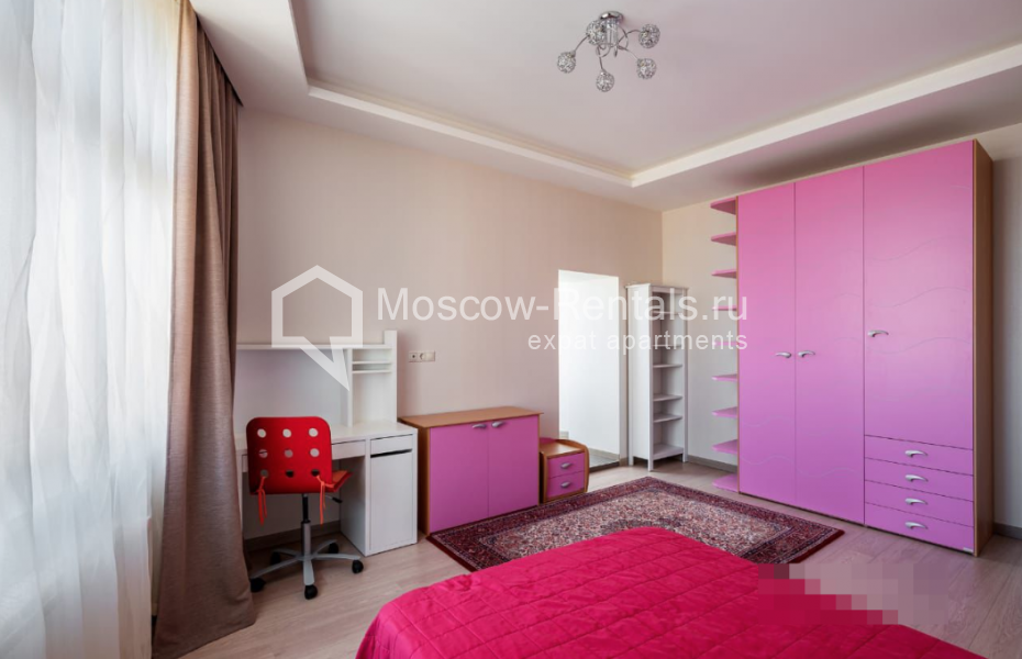 Photo #13 4-room (3 BR) apartment for <a href="http://moscow-rentals.ru/en/articles/long-term-rent" target="_blank">a long-term</a> rent
 in Russia, Moscow, Leninskyi prosp, 92к1