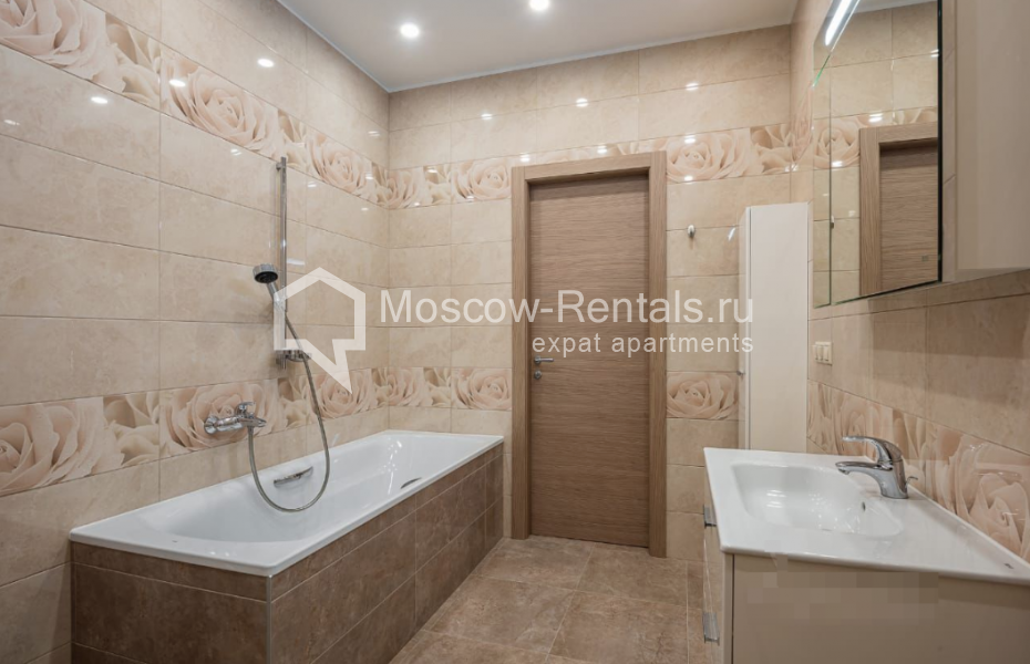 Photo #14 4-room (3 BR) apartment for <a href="http://moscow-rentals.ru/en/articles/long-term-rent" target="_blank">a long-term</a> rent
 in Russia, Moscow, Leninskyi prosp, 92к1