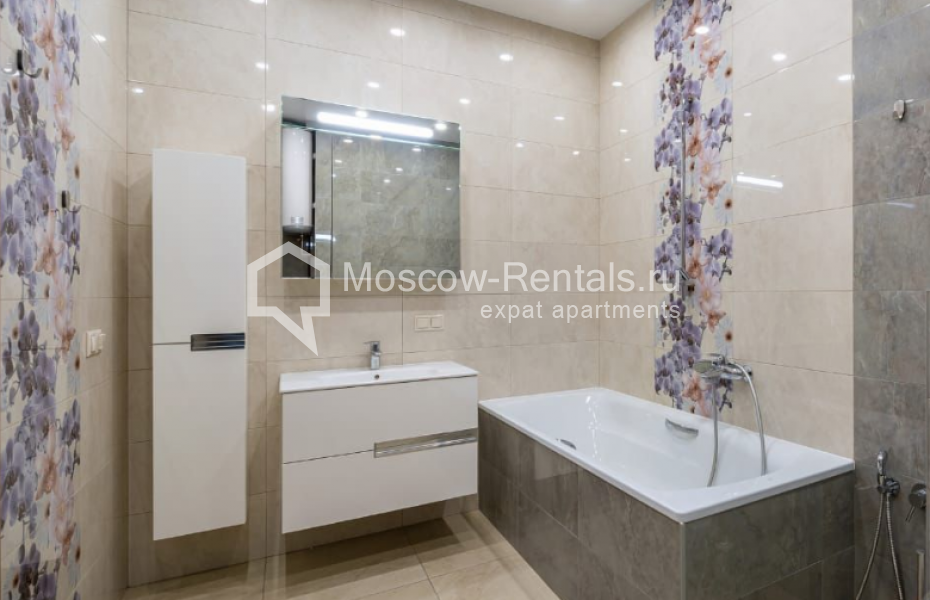 Photo #19 4-room (3 BR) apartment for <a href="http://moscow-rentals.ru/en/articles/long-term-rent" target="_blank">a long-term</a> rent
 in Russia, Moscow, Leninskyi prosp, 92к1