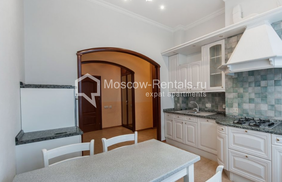 Photo #3 3-room (2 BR) apartment for <a href="http://moscow-rentals.ru/en/articles/long-term-rent" target="_blank">a long-term</a> rent
 in Russia, Moscow, Varsonofievskyi lane, 4С1