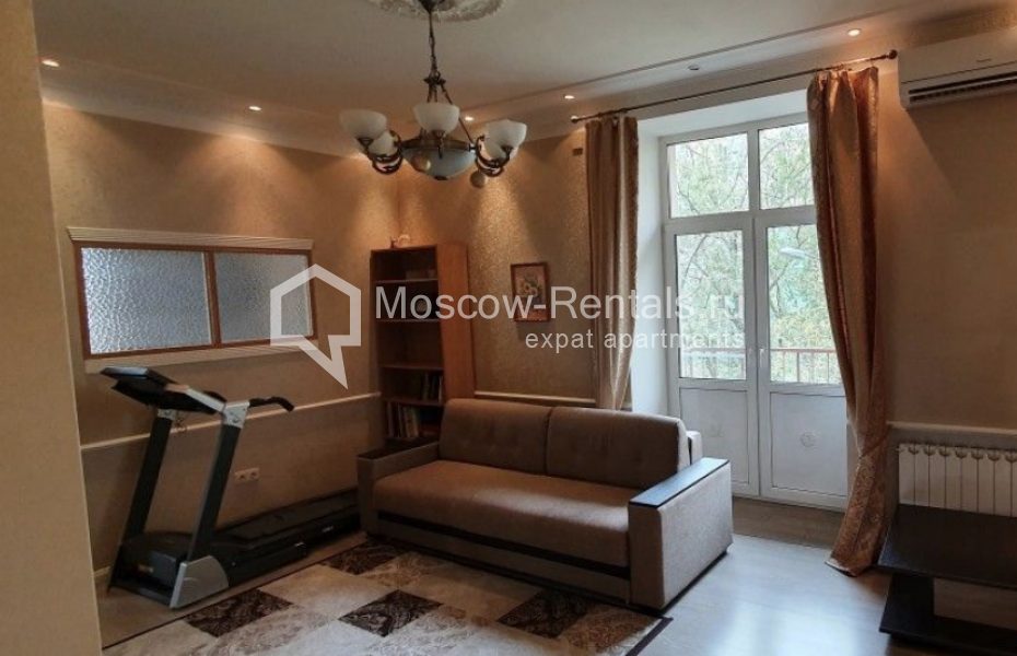 Photo #4 3-room (2 BR) apartment for <a href="http://moscow-rentals.ru/en/articles/long-term-rent" target="_blank">a long-term</a> rent
 in Russia, Moscow, Karetnyi ryad, 5/10С2