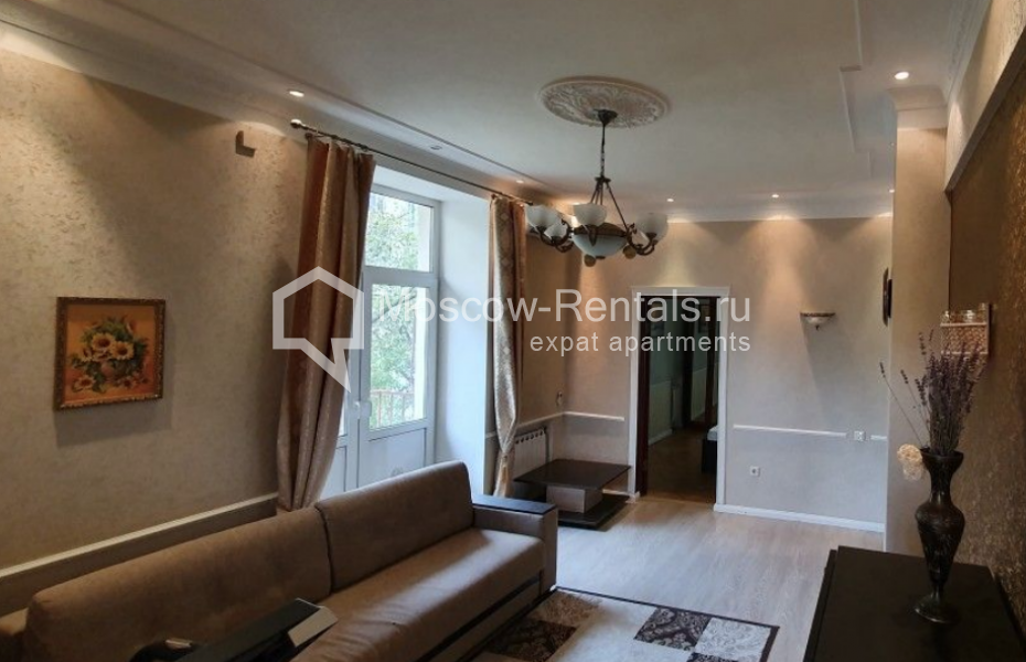 Photo #5 3-room (2 BR) apartment for <a href="http://moscow-rentals.ru/en/articles/long-term-rent" target="_blank">a long-term</a> rent
 in Russia, Moscow, Karetnyi ryad, 5/10С2