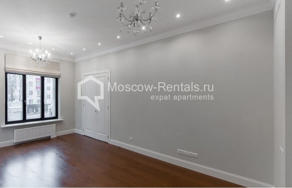 Photo #5 4-room (3 BR) apartment for <a href="http://moscow-rentals.ru/en/articles/long-term-rent" target="_blank">a long-term</a> rent
 in Russia, Moscow, Ordzhonikidze str, 1