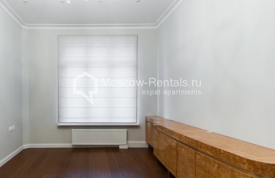 Photo #11 4-room (3 BR) apartment for <a href="http://moscow-rentals.ru/en/articles/long-term-rent" target="_blank">a long-term</a> rent
 in Russia, Moscow, Ordzhonikidze str, 1