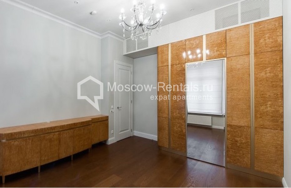 Photo #12 4-room (3 BR) apartment for <a href="http://moscow-rentals.ru/en/articles/long-term-rent" target="_blank">a long-term</a> rent
 in Russia, Moscow, Ordzhonikidze str, 1