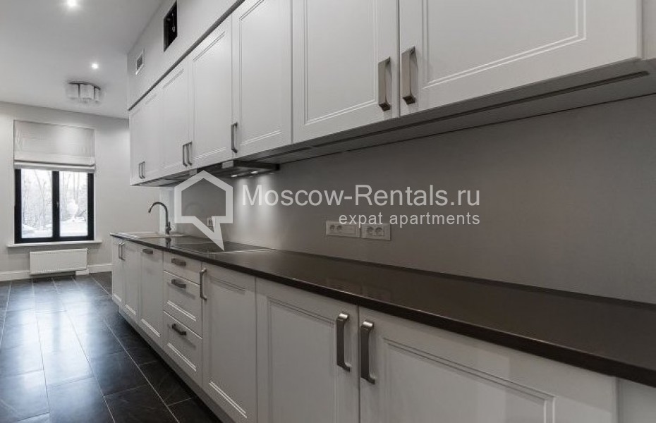 Photo #2 4-room (3 BR) apartment for <a href="http://moscow-rentals.ru/en/articles/long-term-rent" target="_blank">a long-term</a> rent
 in Russia, Moscow, Ordzhonikidze str, 1