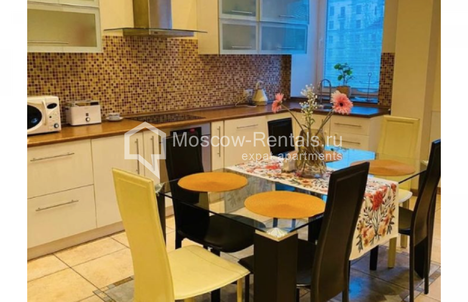 Photo #6 3-room (2 BR) apartment for <a href="http://moscow-rentals.ru/en/articles/long-term-rent" target="_blank">a long-term</a> rent
 in Russia, Moscow, Tverskaya str, 9
