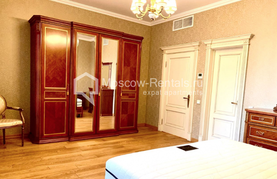 Photo #7 3-room (2 BR) apartment for <a href="http://moscow-rentals.ru/en/articles/long-term-rent" target="_blank">a long-term</a> rent
 in Russia, Moscow, Khamovnicheskyi val, 36