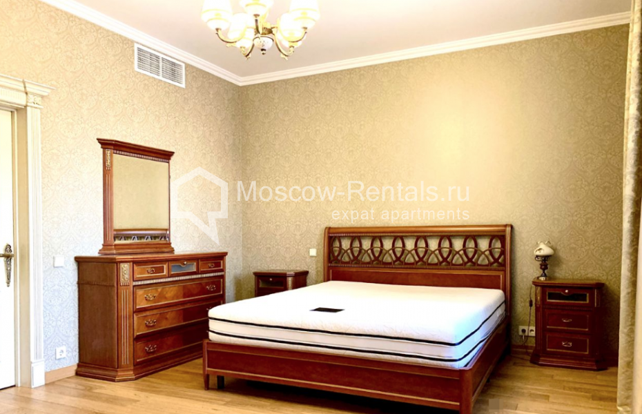 Photo #6 3-room (2 BR) apartment for <a href="http://moscow-rentals.ru/en/articles/long-term-rent" target="_blank">a long-term</a> rent
 in Russia, Moscow, Khamovnicheskyi val, 36